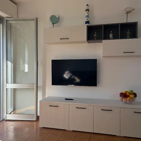 아파트 Relax And Comfort Con Balcone, *